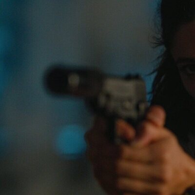 Monica Barbaro en 1x07 titulado 'Oro líquido' de 'Fubar'