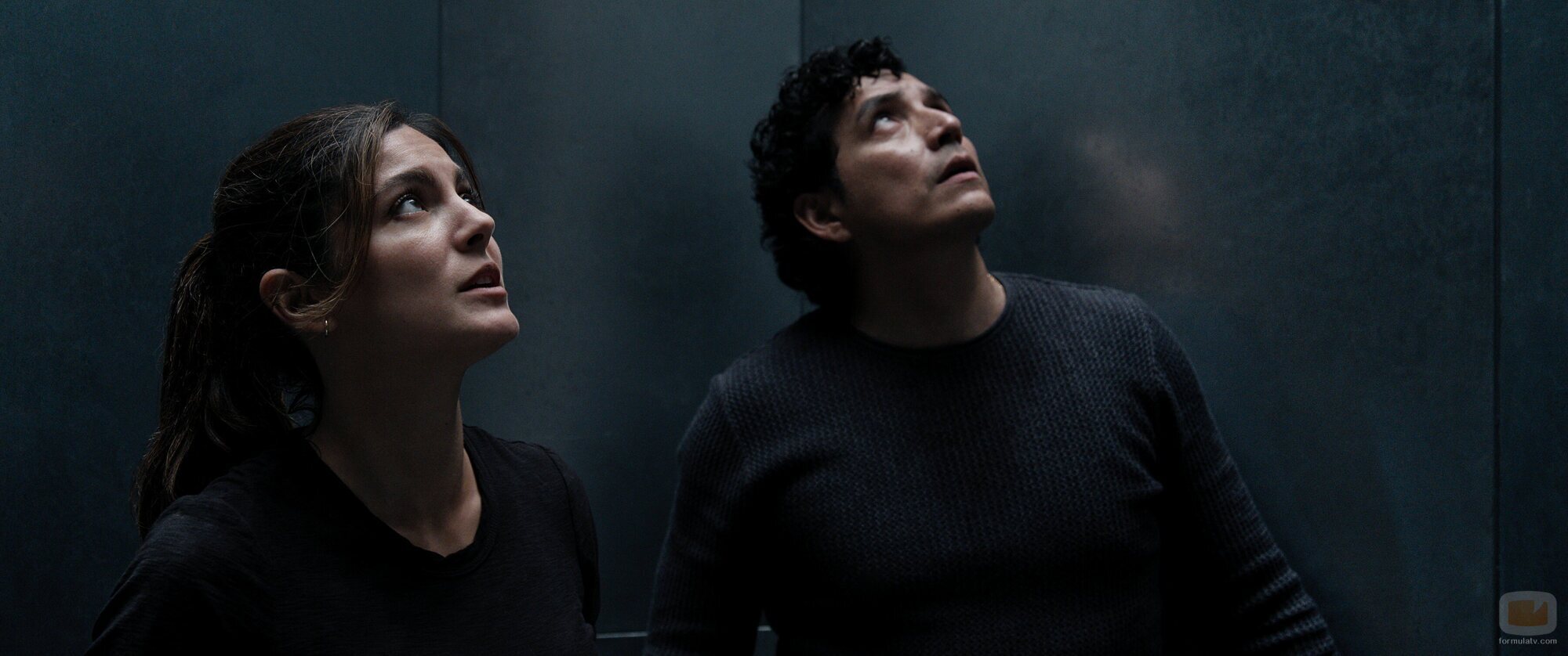 Gabriel Luna y Monica Barbaro en 'Punto y se acabó' de 'FUBAR'