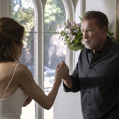 Arnold Schwarzenegger y Fabiana Udenio en 1x08 titulado 'Punto y se acabó' de 'Fubar'