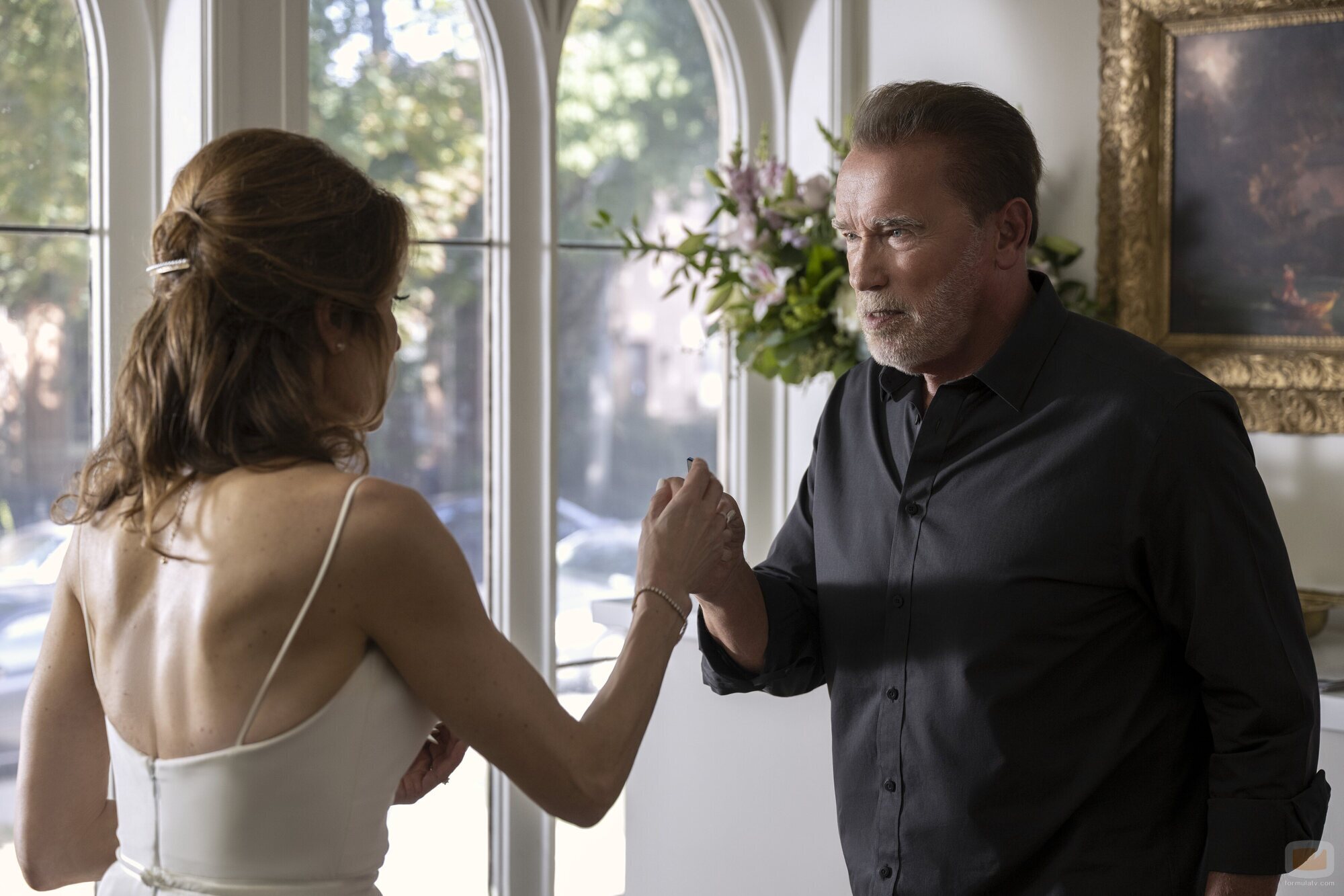 Arnold Schwarzenegger y Fabiana Udenio en 1x08 titulado 'Punto y se acabó' de 'Fubar'