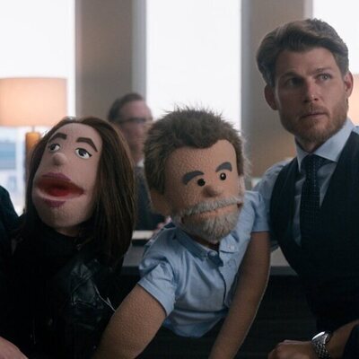 Fortune Feimster y Travis Van Winkle en Capítulo 8 titulado 'Punto y se acabó' de 'Fubar'