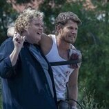 Fortune Feimster y Travis Van Winkle en 'Punto y se acabó' de 'Fubar'