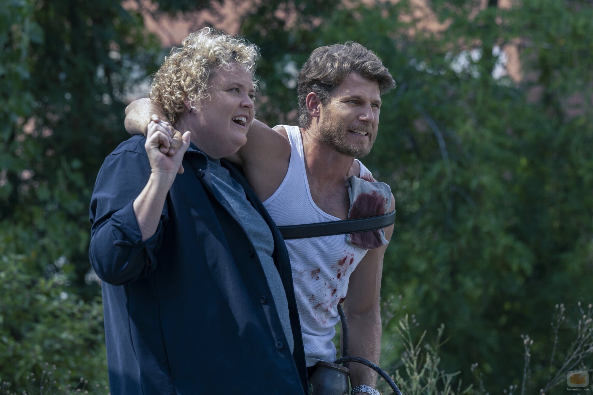 Fortune Feimster y Travis Van Winkle en 'Punto y se acabó' de 'Fubar'
