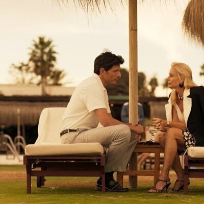 Belén Rueda y Andrés Velencoso en el 1x03 de 'Eva y Nicole'
