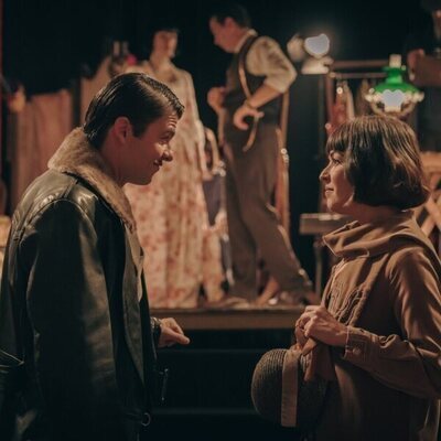 Verónica Sánchez y Jordi Coll en la temporada 2 y el capítulo 02 de 'La Favorita 1922'