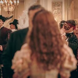 Capítulo 2 titulado 'La fiesta de disfraces' de 'La Favorita 1922'