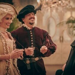 Fernando Cayo y Elia Galera en 2x02 'La fiesta de disfraces' de 'La Favorita 1922'