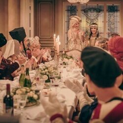 Imagen de Capítulo 2 titulado 'La fiesta de disfraces' de 'La Favorita 1922'