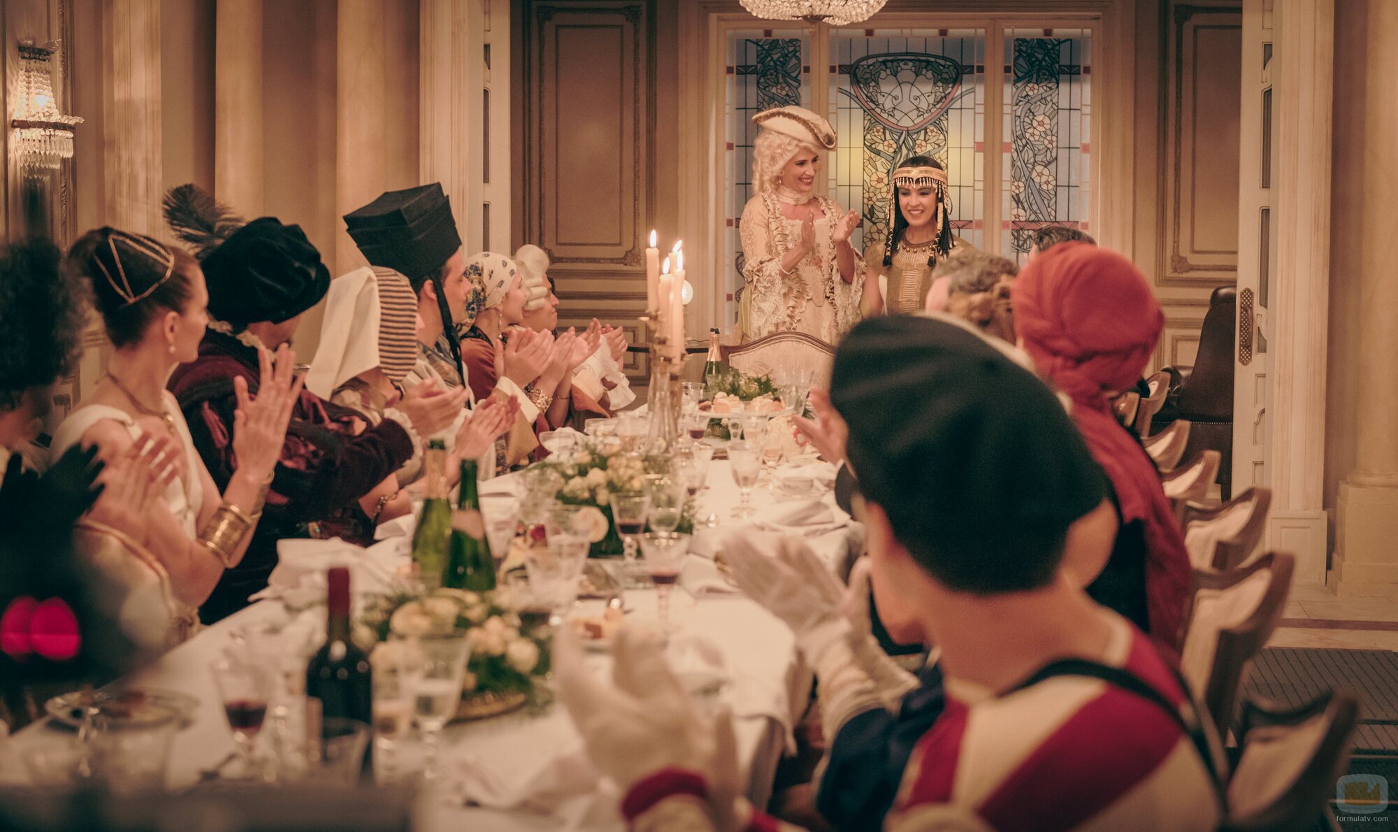 Imagen de Capítulo 2 titulado 'La fiesta de disfraces' de 'La Favorita 1922'