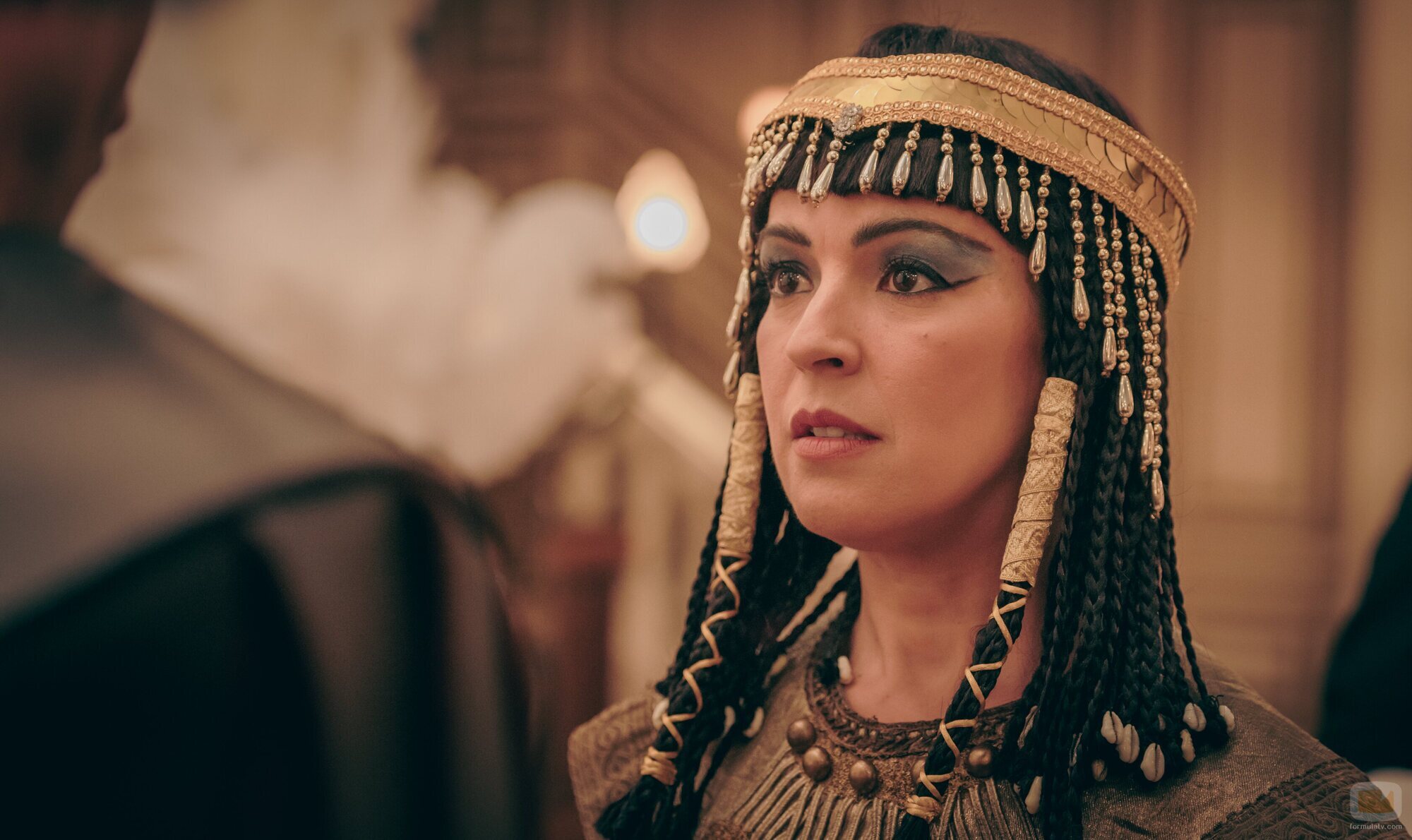 Escena de Verónica Sánchez en el 2x02 de 'La Favorita 1922'