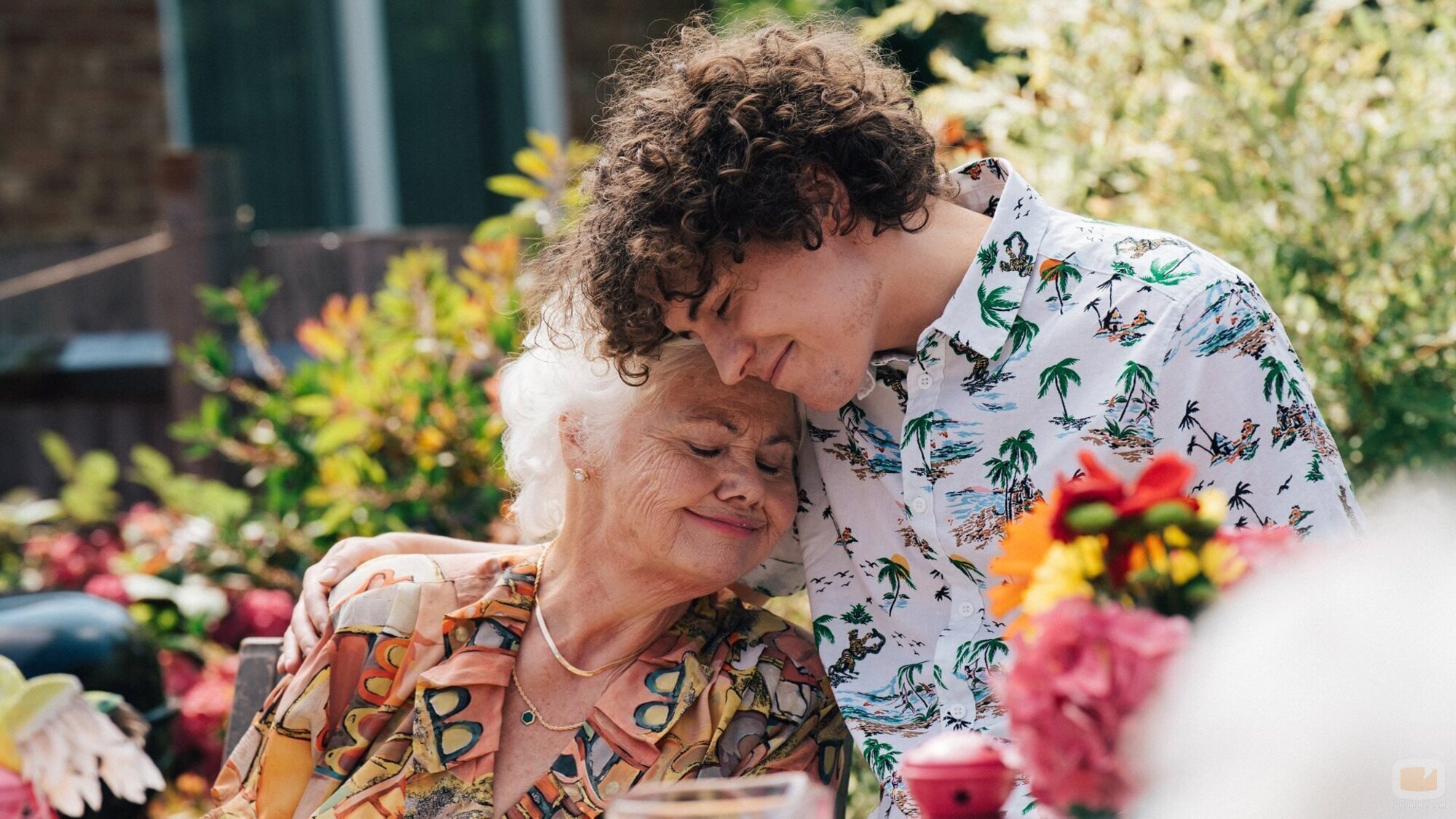 Dylan Llewellyn y Annette Badland en la temporada 1 y el capítulo 06 de 'Big Boys'