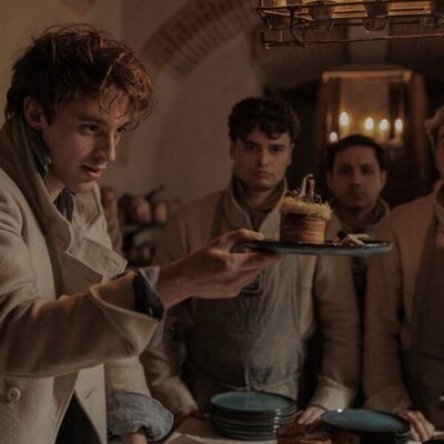 Benjamin Voisin en el 1x03 de 'Carême, chef de reyes'