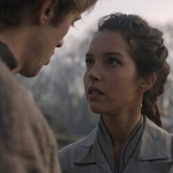 Lyna Khoudri en 1x04 titulado '¡Compren la corona!' de 'Carême, chef de reyes'