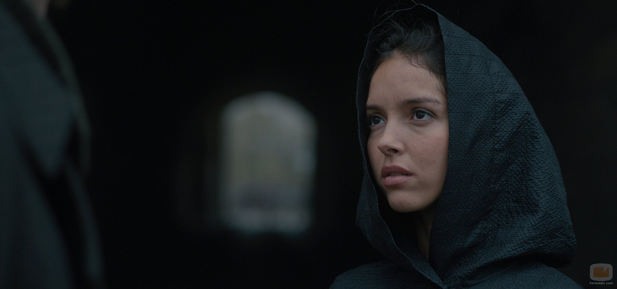 Lyna Khoudri en el 1x05 de 'Carême, chef de reyes'