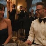Seth Rogen y Rebecca Hall en el 1x06 de 'The Studio'