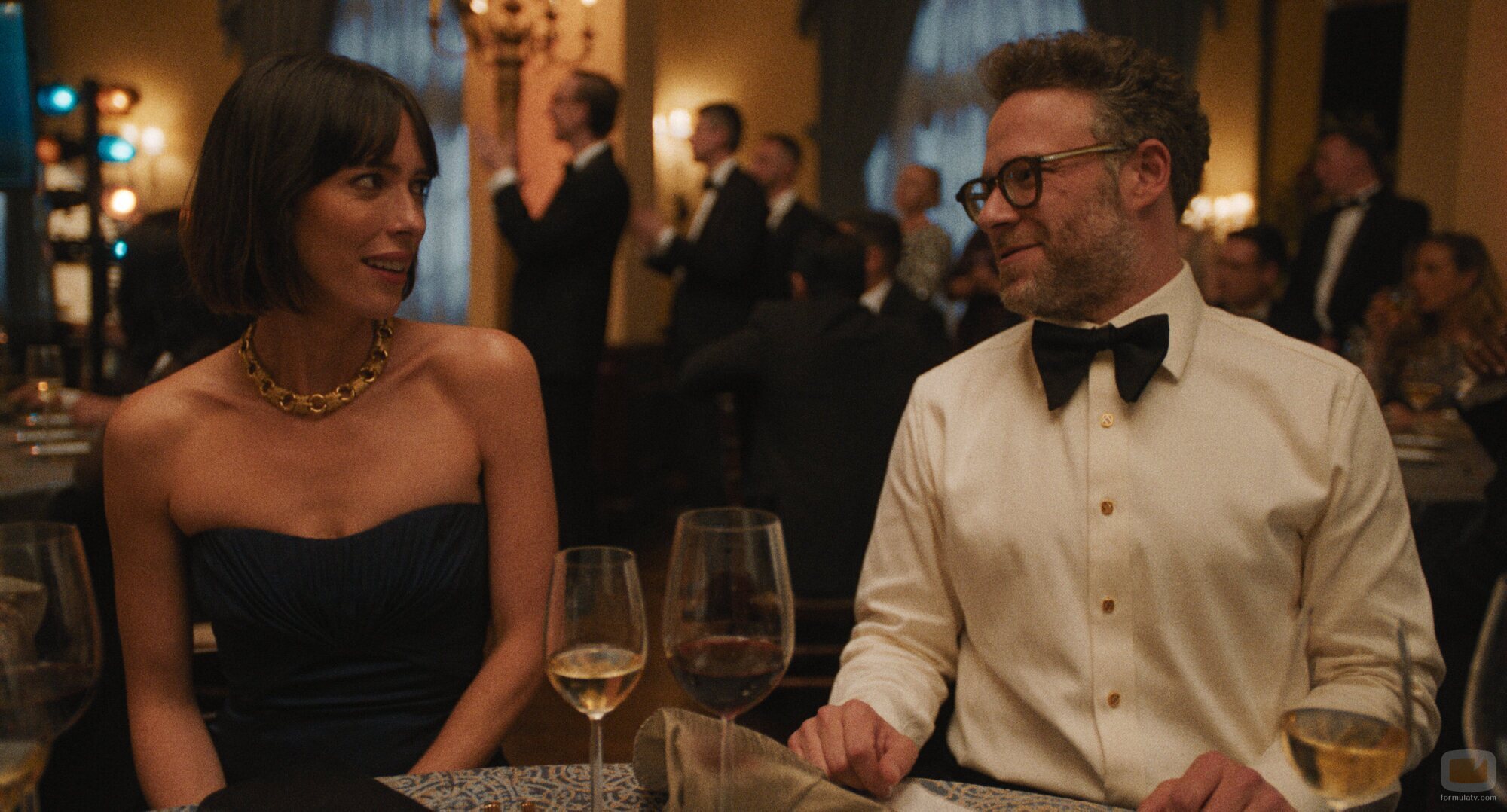 Seth Rogen y Rebecca Hall en el 1x06 de 'The Studio'