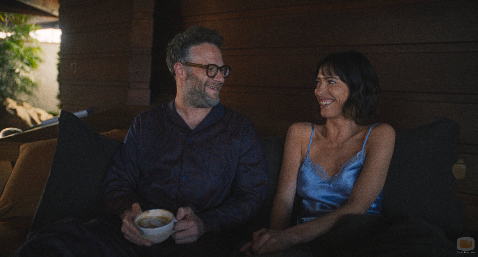 Seth Rogen y Rebecca Hall en 'La oncóloga pediatra' de 'The Studio'