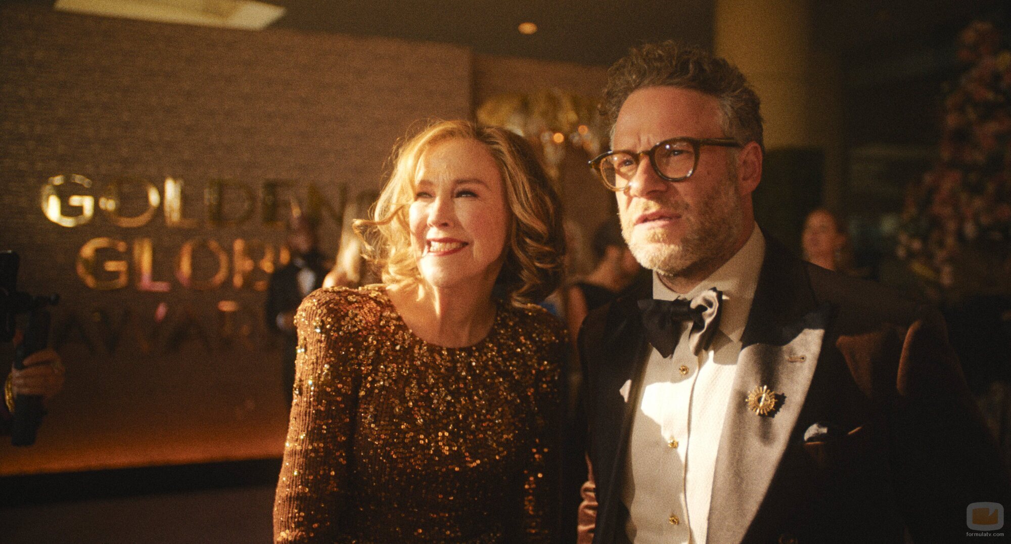 Seth Rogen y Catherine O'Hara en 1x08 titulado 'Los Globos de Oro' de 'The Studio'