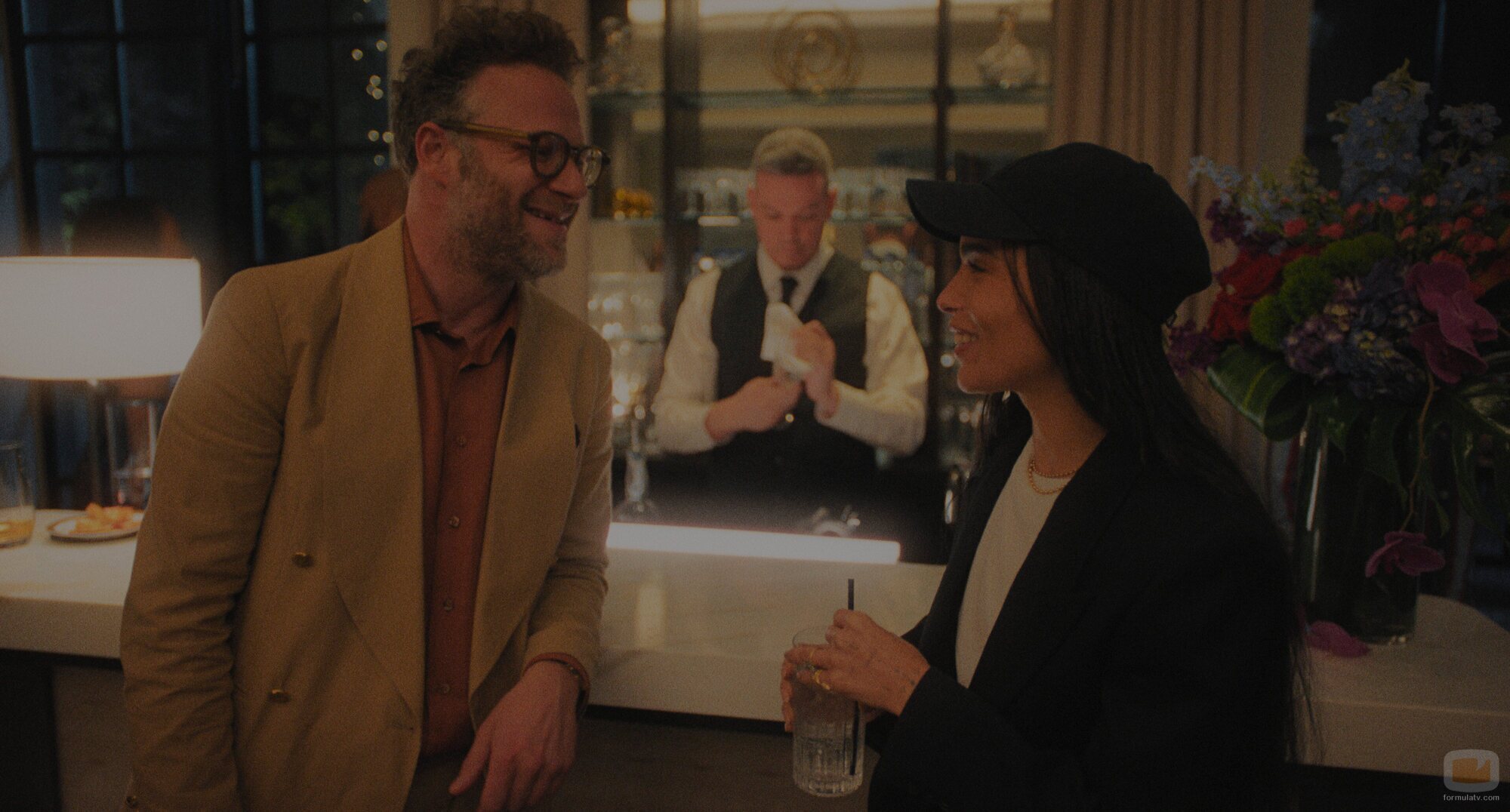 Zoë Kravitz y Seth Rogen en el 1x09 de 'The Studio'
