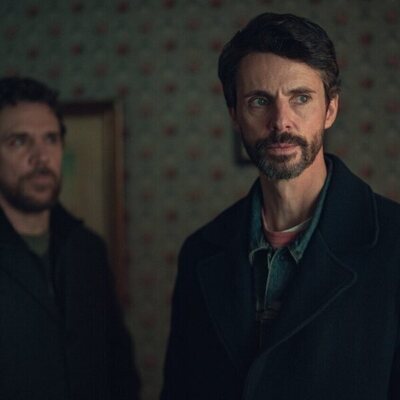 Matthew Goode en 1x01 titulado 'Episodio 1' de 'Dept. Q'