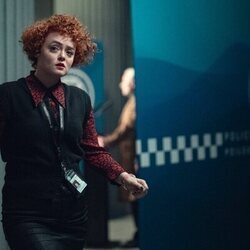 Leah Byrne en Capítulo 2 titulado 'Episodio 2' de 'Dept. Q'