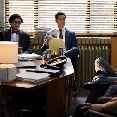 Constance Zimmer y Jayson Blair en 3x09 titulado 'El asiento del conductor' de 'Good Trouble'