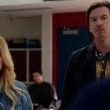 Emma Hunton y Erik Stocklin en Capítulo 10 titulado 'Está de vuelta' de 'Good Trouble'