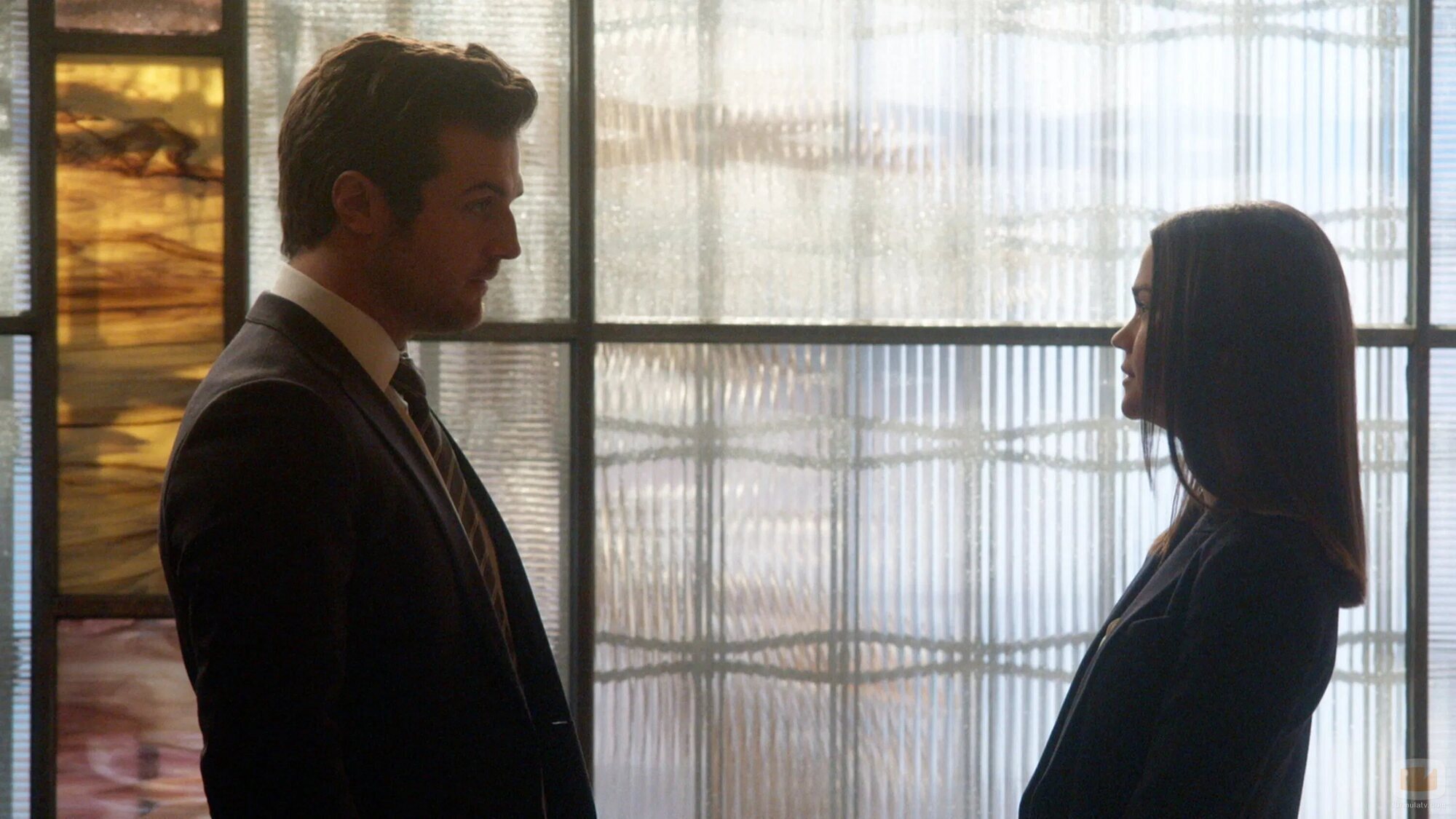 Beau Mirchoff y Maia Mitchell en el 3x10 de 'Good Trouble'