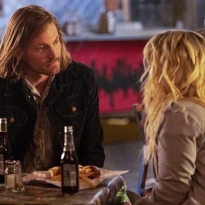 Josh Pence en 3x14 titulado 'Selecciones y huelgas' de 'Good Trouble'