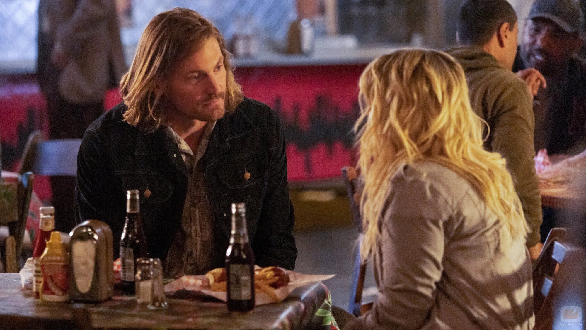 Josh Pence en 3x14 titulado 'Selecciones y huelgas' de 'Good Trouble'