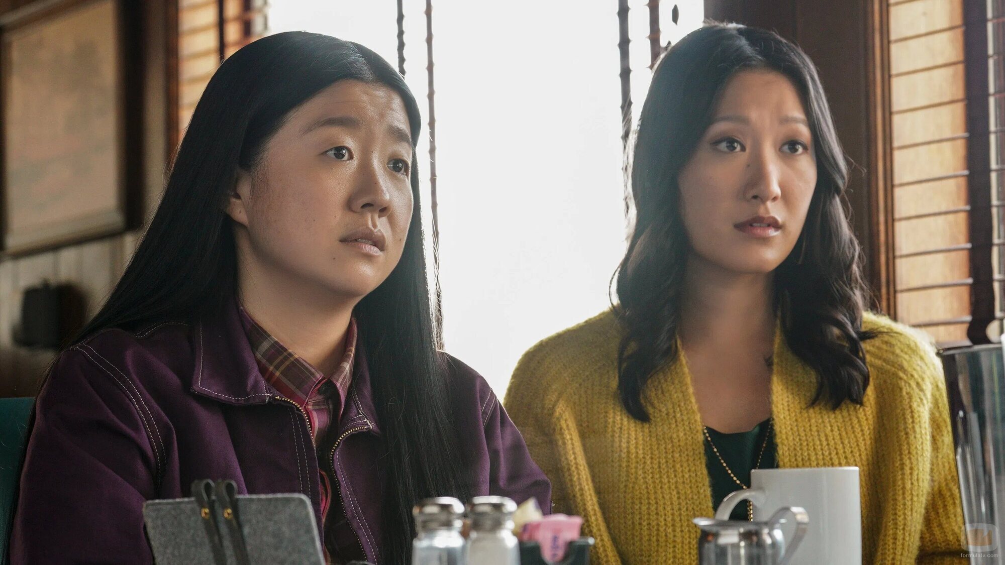 Sherry Cola y Shannon Chan-Kent en el 3x18 de 'Good Trouble'