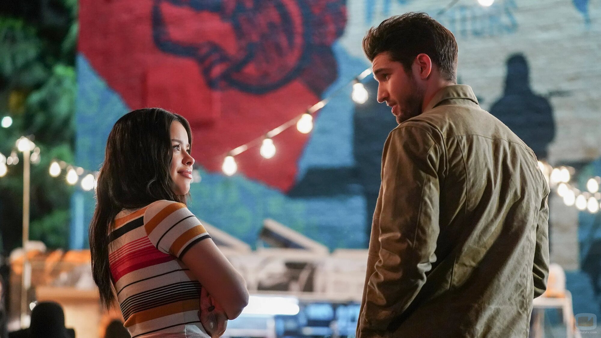 Bryan Craig y Cierra Ramirez en 4x01 titulado 'Gira y enfrenta al extraño' de 'Good Trouble'