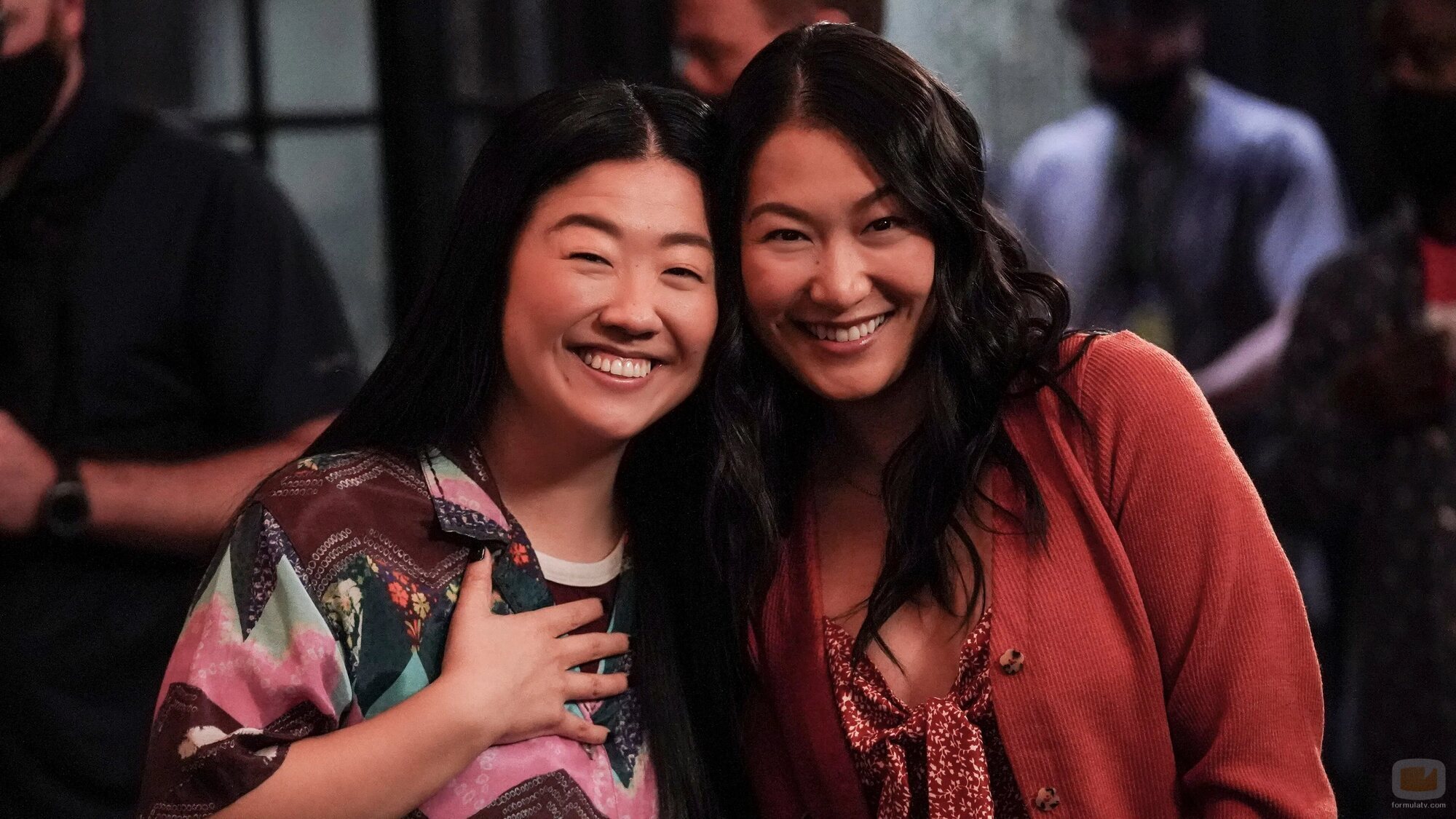 Sherry Cola y Kara Wang en 4x02 titulado 'Bésame y sonríe para mí' de 'Good Trouble'