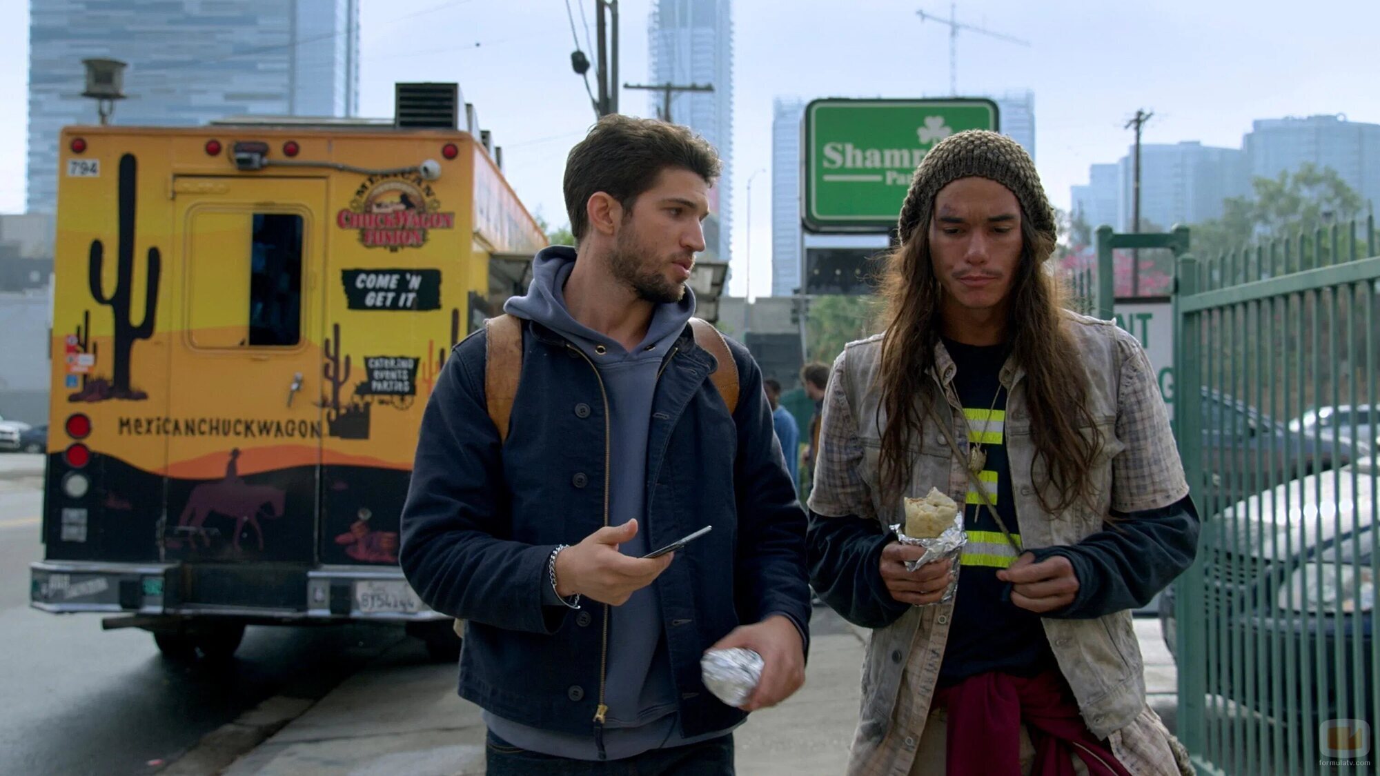 Booboo Stewart y Bryan Craig en 'Conoce al nuevo jefe' de 'Good Trouble'