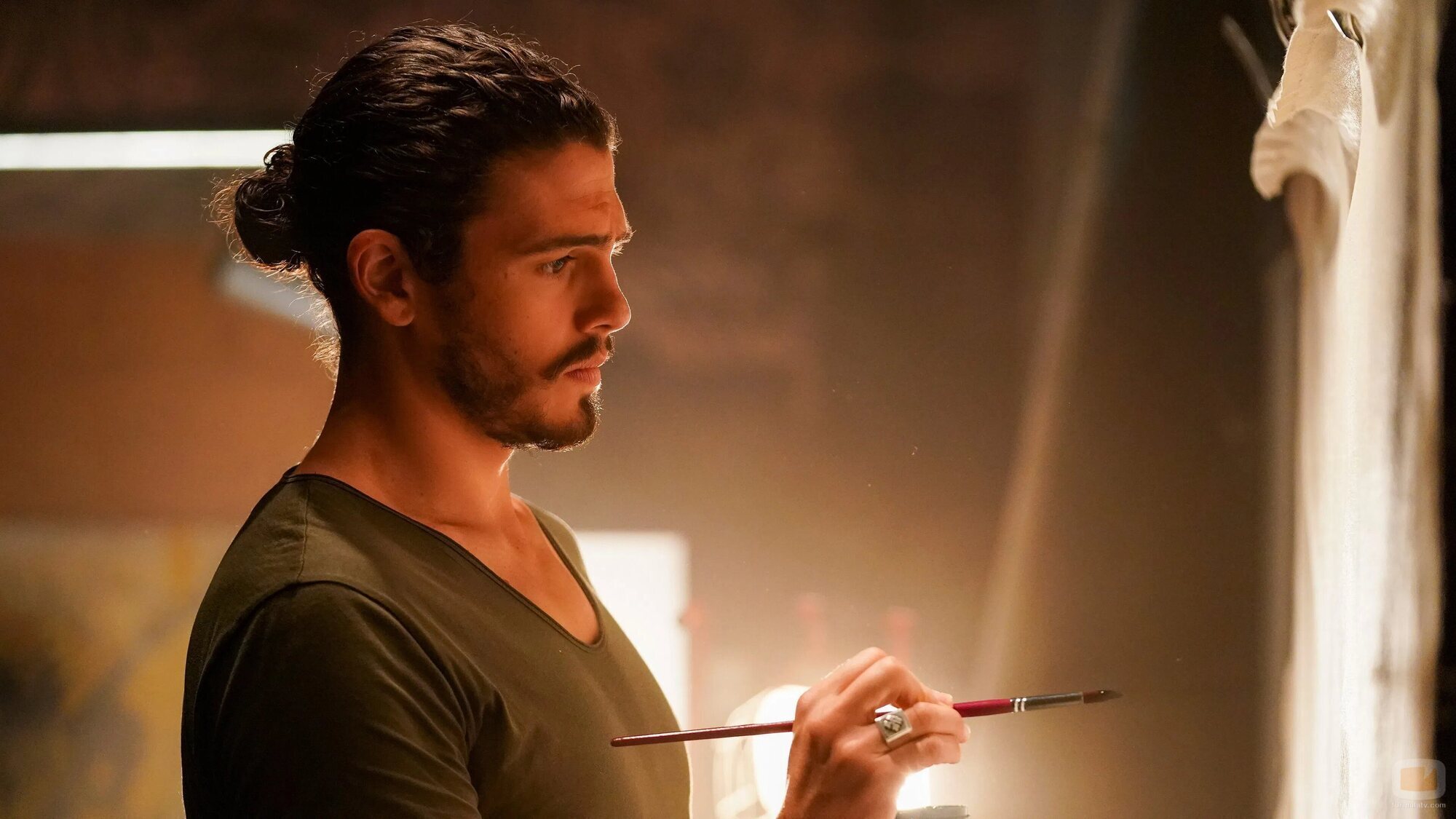 Tommy Martinez en Capítulo 4 titulado 'Es solitario en el espacio' de 'Good Trouble'