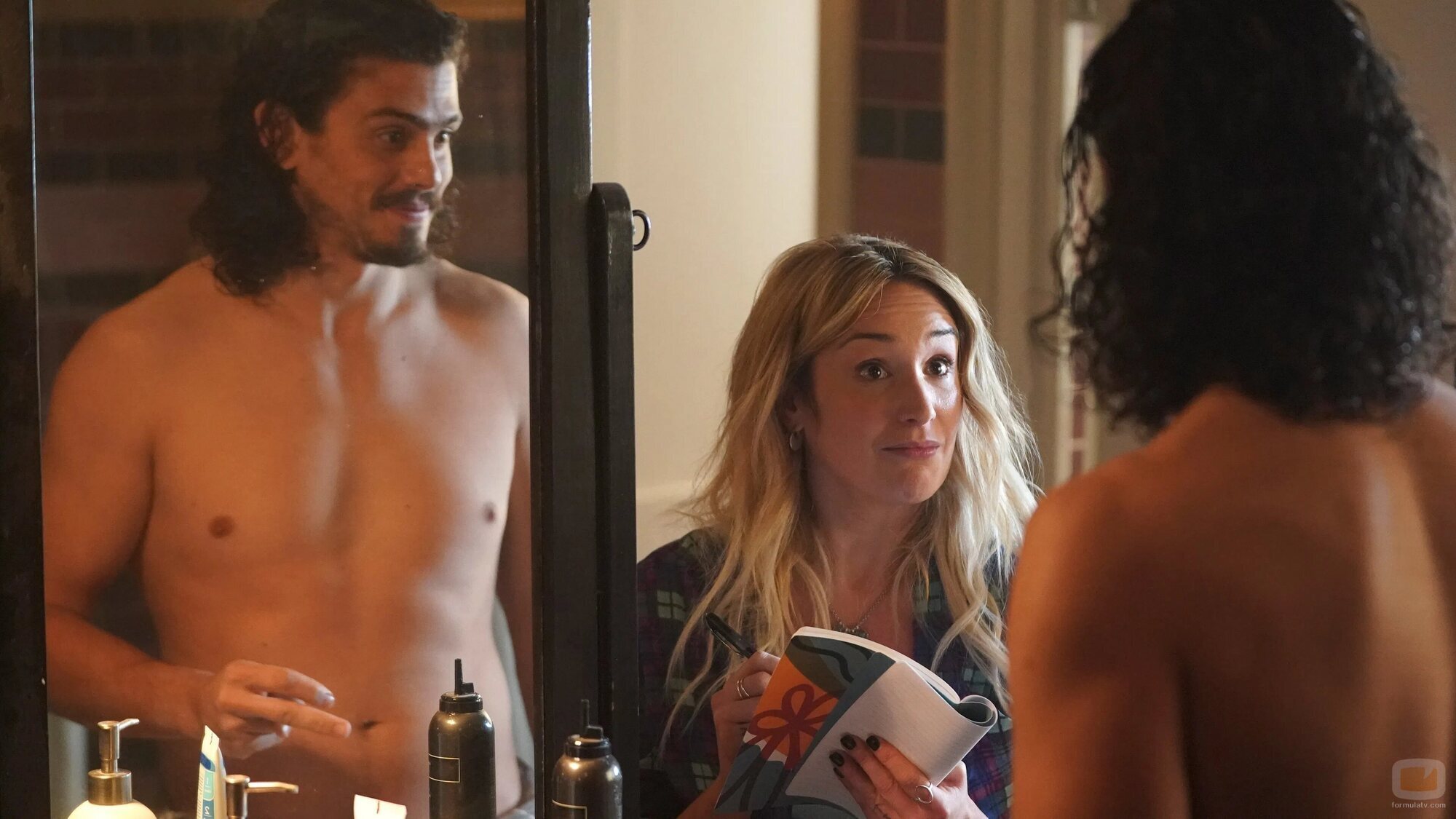 Tommy Martinez y Emma Hunton en 4x05 titulado 'Así se siente la verdad' de 'Good Trouble'
