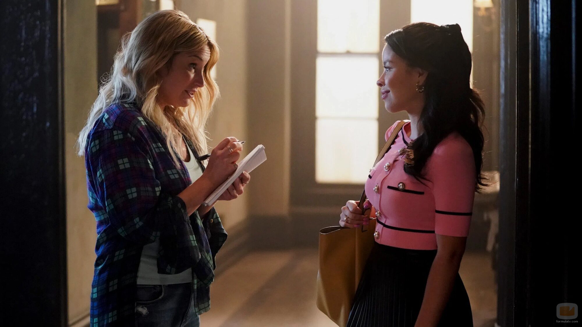 Cierra Ramirez y Emma Hunton en Capítulo 5 titulado 'Así se siente la verdad' de 'Good Trouble'