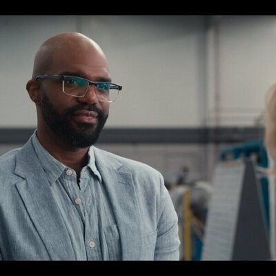 Carl Clemons-Hopkins en 4x10 titulado 'Paraíso' de 'Hacks'