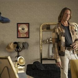 Josh Holloway en 1x02 'Mentes sospechosas' de 'Duster'