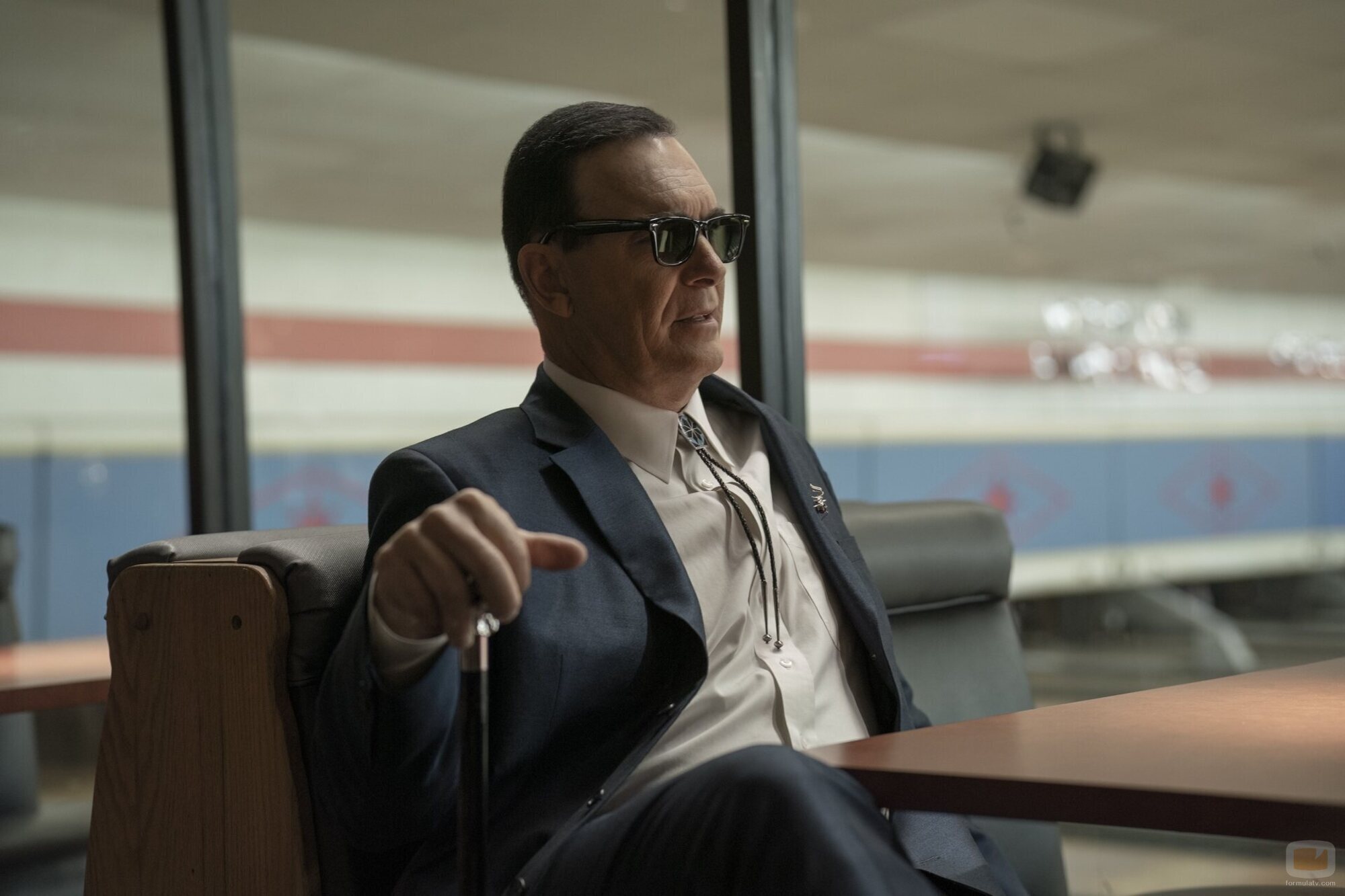 Patrick Warburton en 'Mentes sospechosas' de 'Duster'