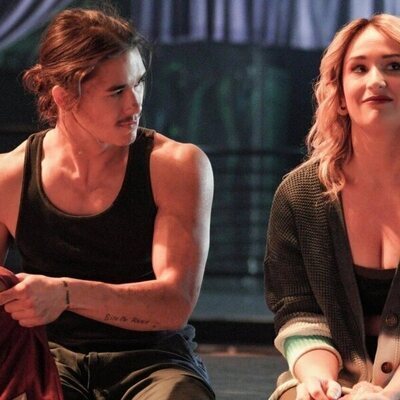 Booboo Stewart y Emma Hunton en la temporada 4 y el capítulo 08 de 'Good Trouble'
