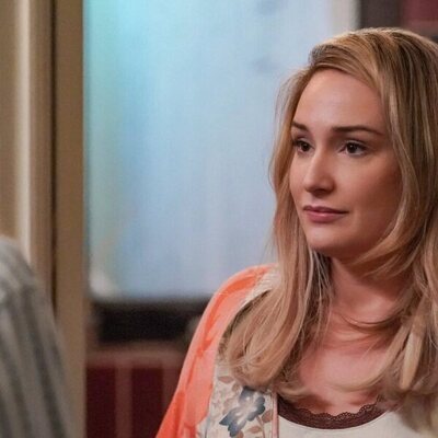 Emma Hunton en Capítulo 12 titulado 'Escoge un bando, escoge una pelea' de 'Good Trouble'