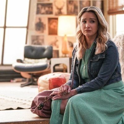 Emma Hunton en Capítulo 16 titulado 'Mi mamá me dijo' de 'Good Trouble'
