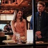 Emma Hunton y Michael Cassidy en Capítulo 17 titulado 'Despierta de tus sueños' de 'Good Trouble'