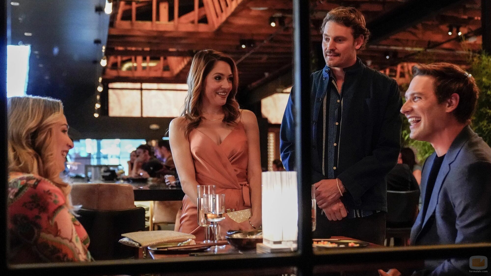 Emma Hunton y Michael Cassidy en Capítulo 17 titulado 'Despierta de tus sueños' de 'Good Trouble'