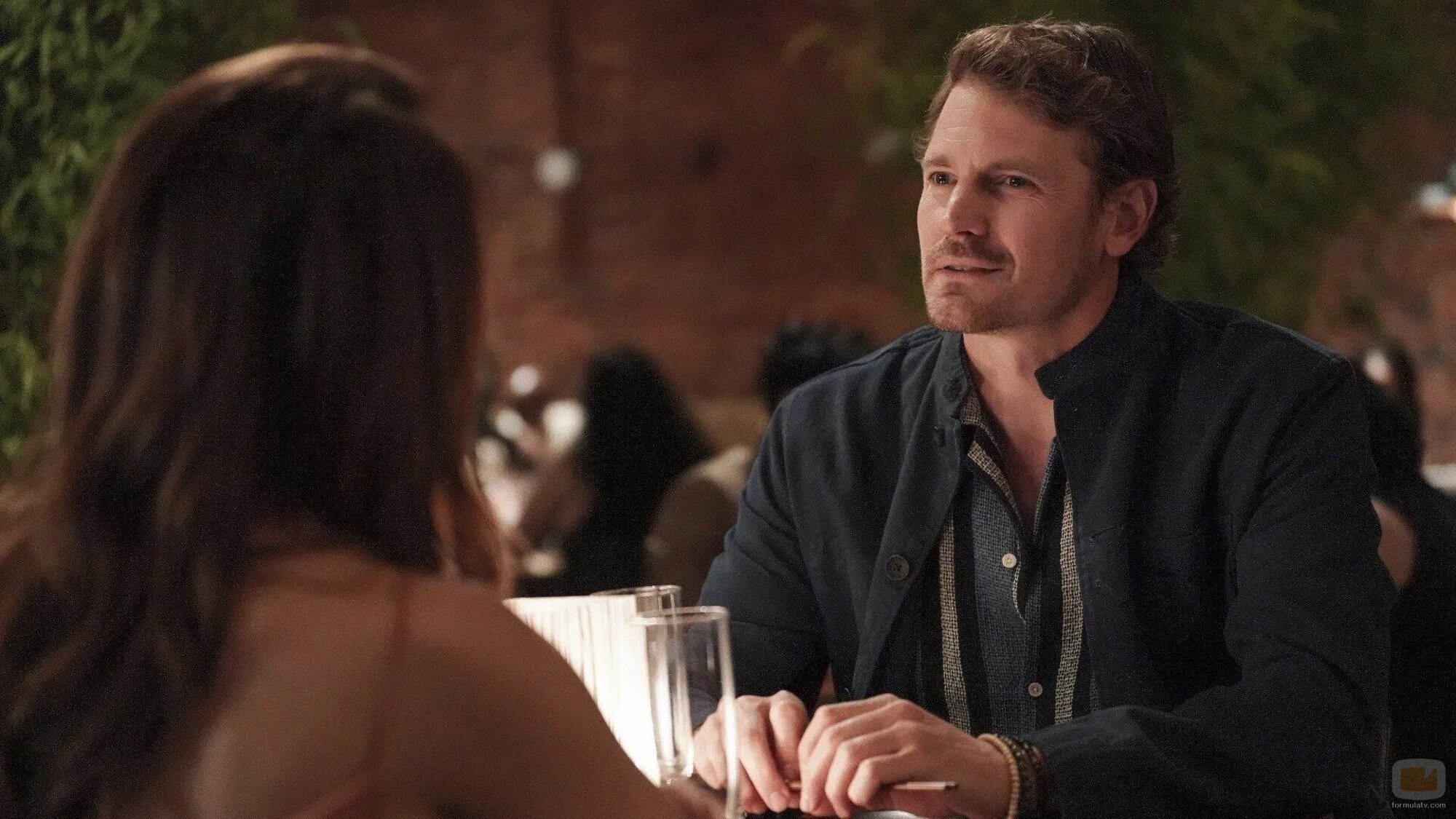 Josh Pence en Capítulo 17 titulado 'Despierta de tus sueños' de 'Good Trouble'