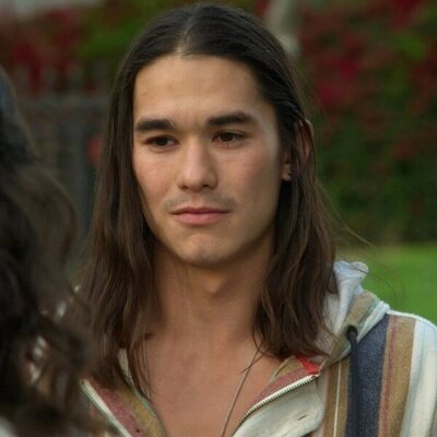 Booboo Stewart en 5x11 'Soy partes de muñecas' de 'Good Trouble'