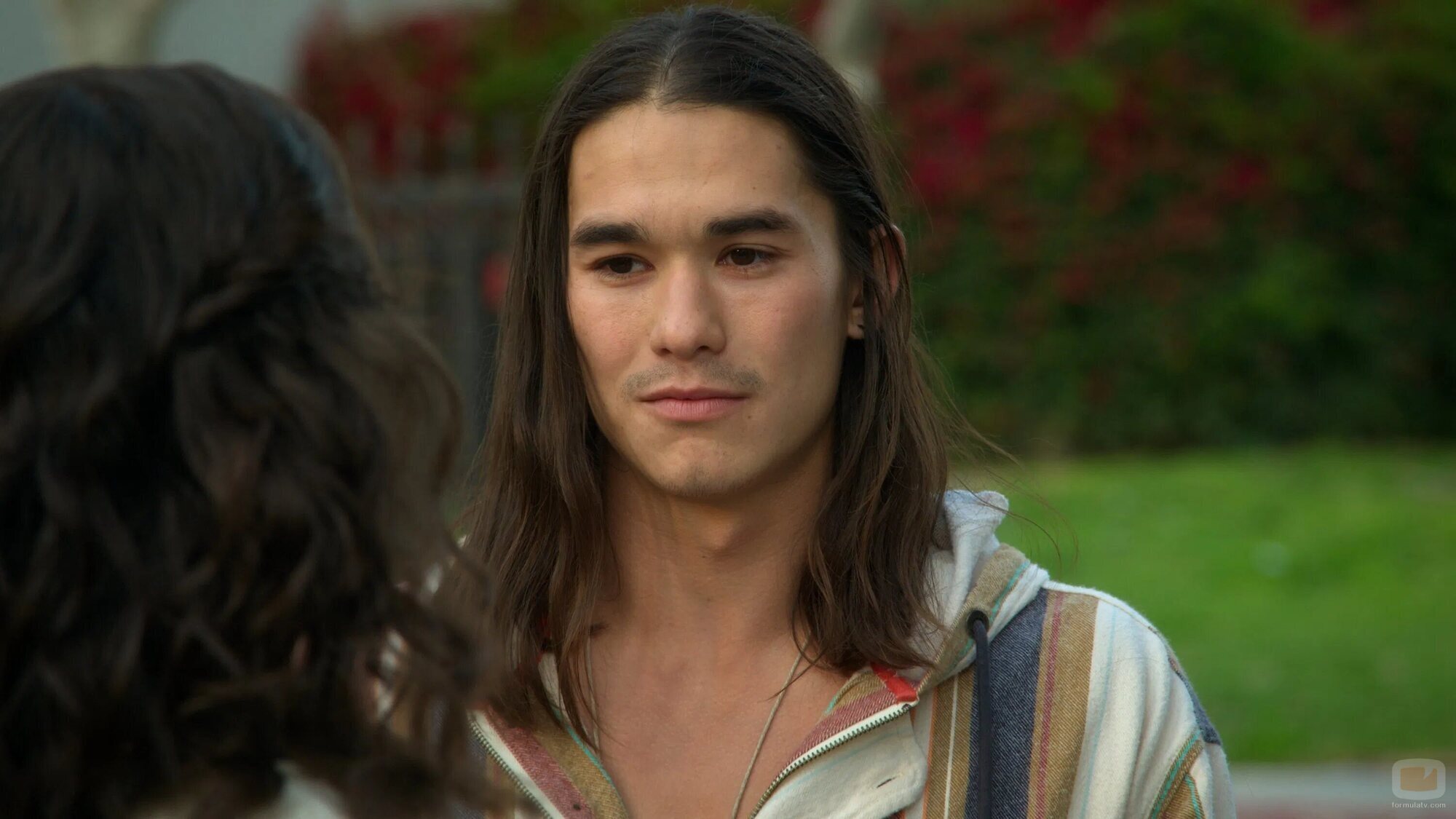 Booboo Stewart en 5x11 'Soy partes de muñecas' de 'Good Trouble'
