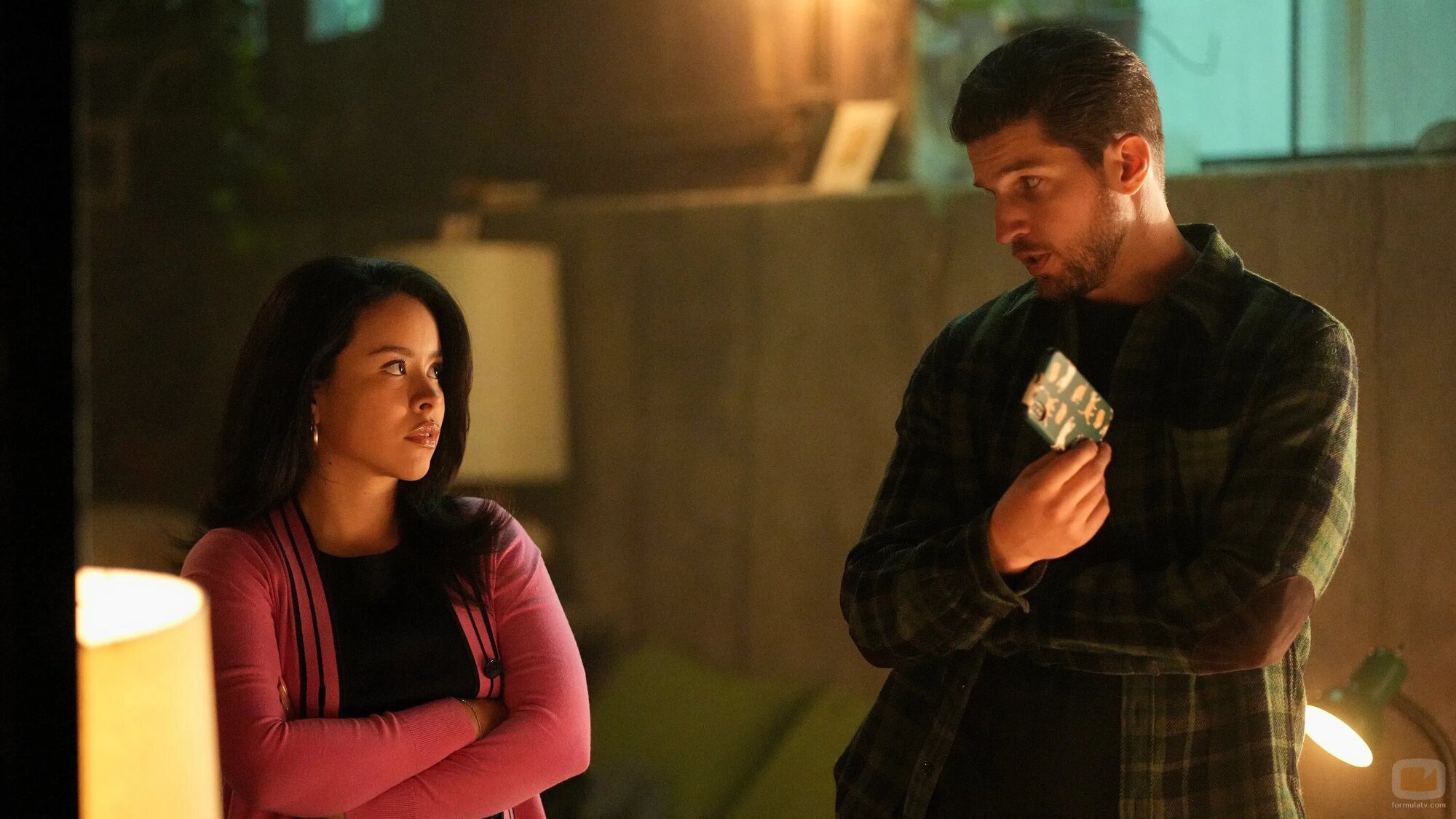 Bryan Craig y Cierra Ramirez en Capítulo 14 titulado 'Fiesta para uno' de 'Good Trouble'
