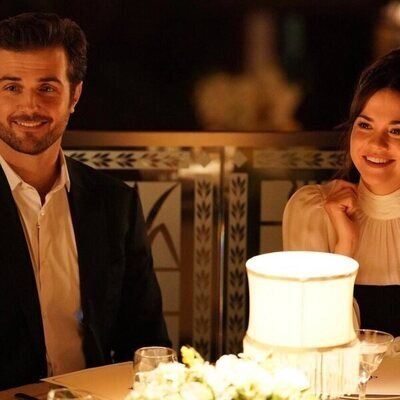 Beau Mirchoff y Maia Mitchell en 5x17 titulado 'No siempre consigues lo que quieres' de 'Good Trouble'